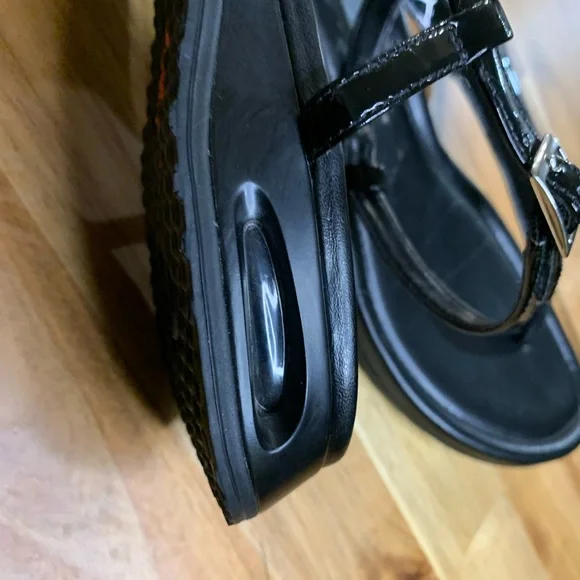 Cole Haan Black Women’s Thong Sandals , Size 9 1/2 - Picture 9 of 9